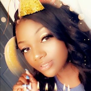 Meet your Posher, Lamyra